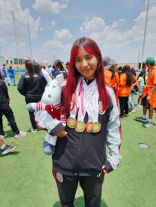 Alumna del CECyT 7 gana oro